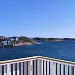 Appartement With Fantastic Seaview In Henningsvaer. *