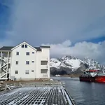 With Fantastic Seaview In Henningsvaer. Апартаменты