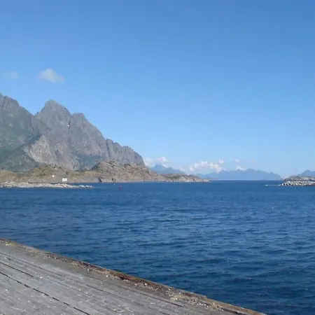 With Fantastic Seaview In Henningsvaer. Apartamento