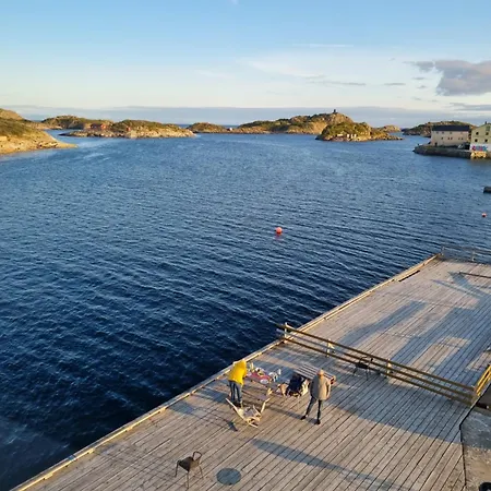 With Fantastic Seaview In Henningsvaer. דירה *