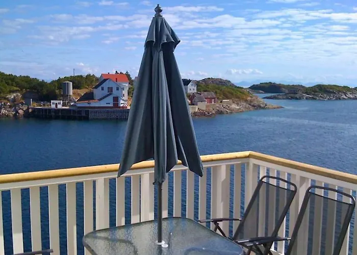 With Fantastic Seaview In Henningsvaer. Lägenhet