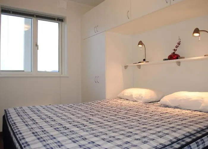 With Fantastic Seaview In Henningsvaer. Apartamento