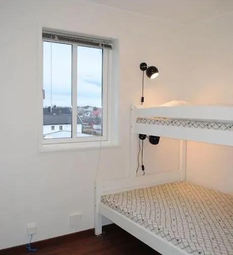 With Fantastic Seaview In Henningsvaer. Apartamento *
