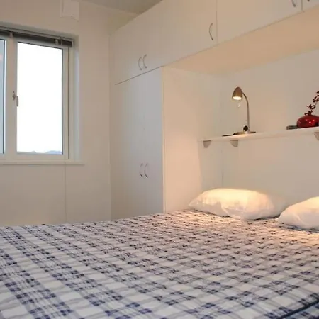 With Fantastic Seaview In Henningsvaer. Apartment