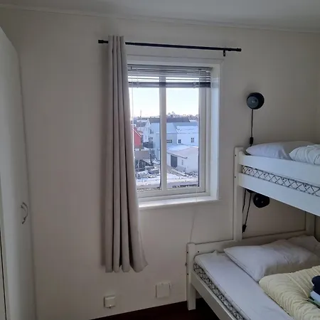 With Fantastic Seaview In Henningsvaer. Apartment *