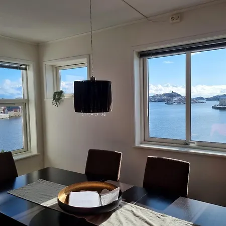 With Fantastic Seaview In Henningsvaer. Apartment *